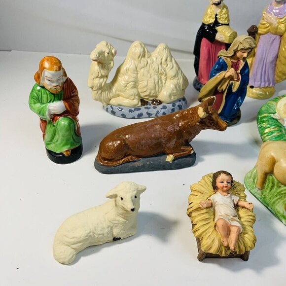 Vintage Christmas Nativity Figures Lot Various Sizes & Materials Hand Painted - Picture 5 of 11
